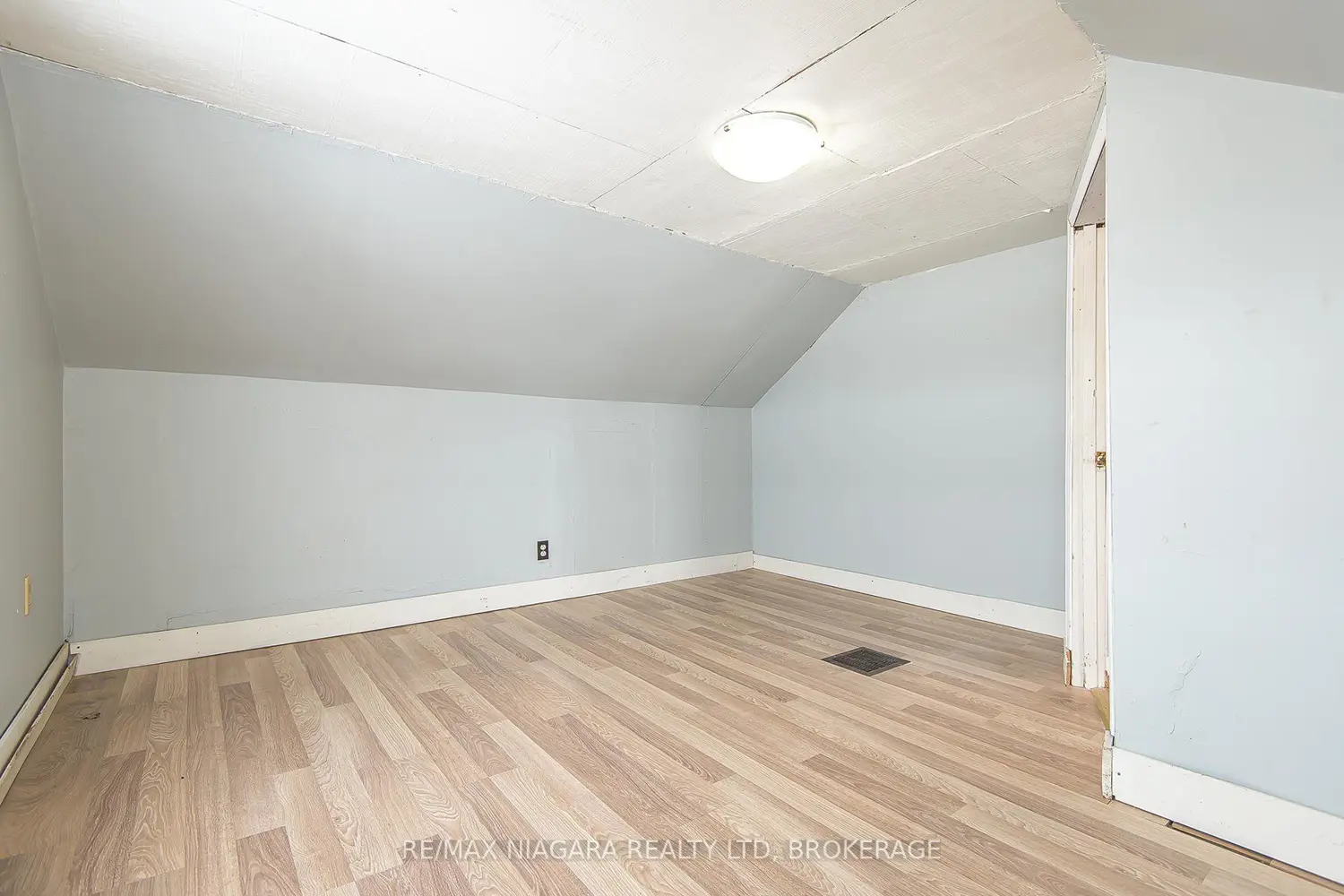 Additional image 15 of 567 Killaly Street