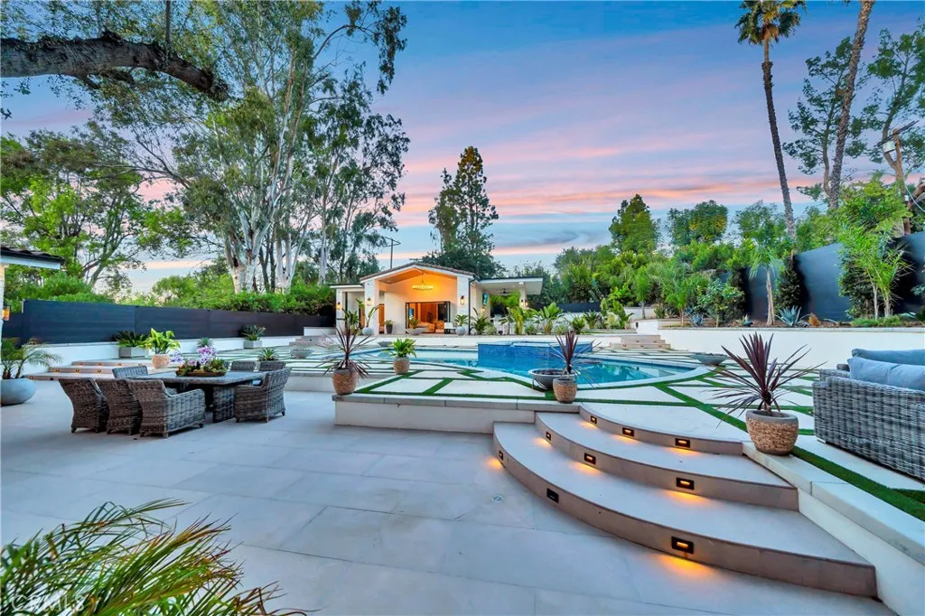 Additional image 134 of 19225 Rosita St, Tarzana, CA 91356