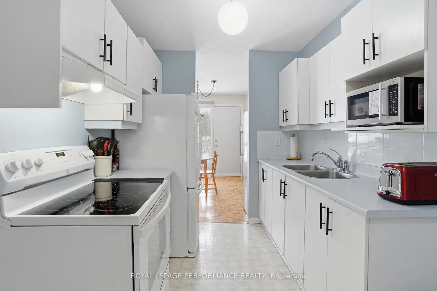 Additional image 10 of 249 Romulus Private 94