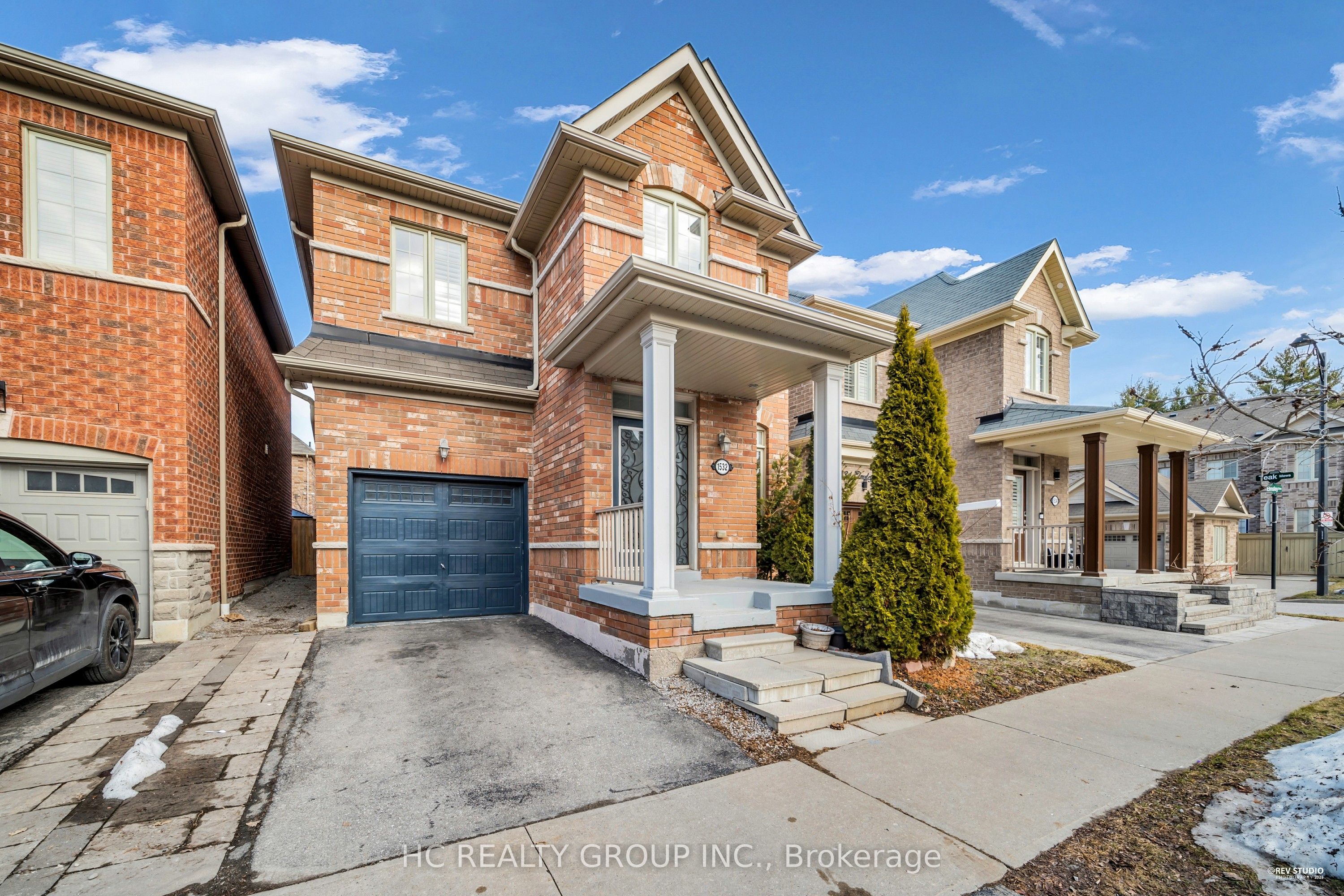 1532 Elmsley Drive, Pickering, ON, L1X 0B5