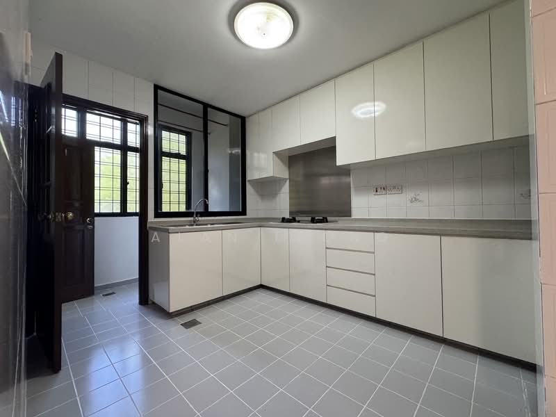 Additional image 8 of Loyang Besar Close