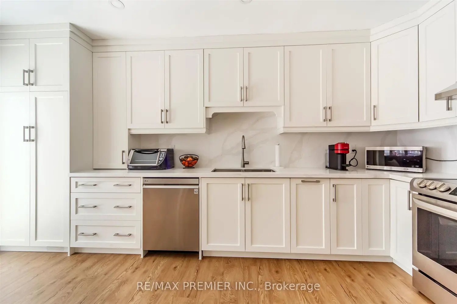 17 Villandry Crescent photo 5