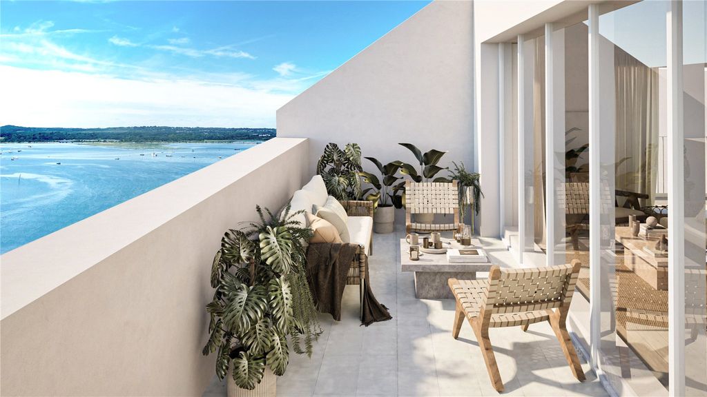 3 bed flat for saleE803 The Waterfront, West Quay Marina, Poole, Dorset BH15
