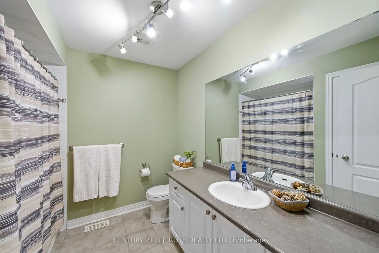 Additional image 12 of 20 Bud Doucette Court, Uxbridge