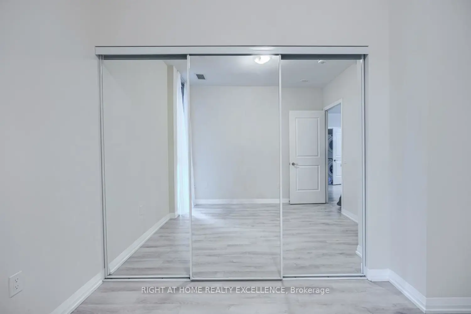 Additional image 14 of 65 Watergarden Drive 201