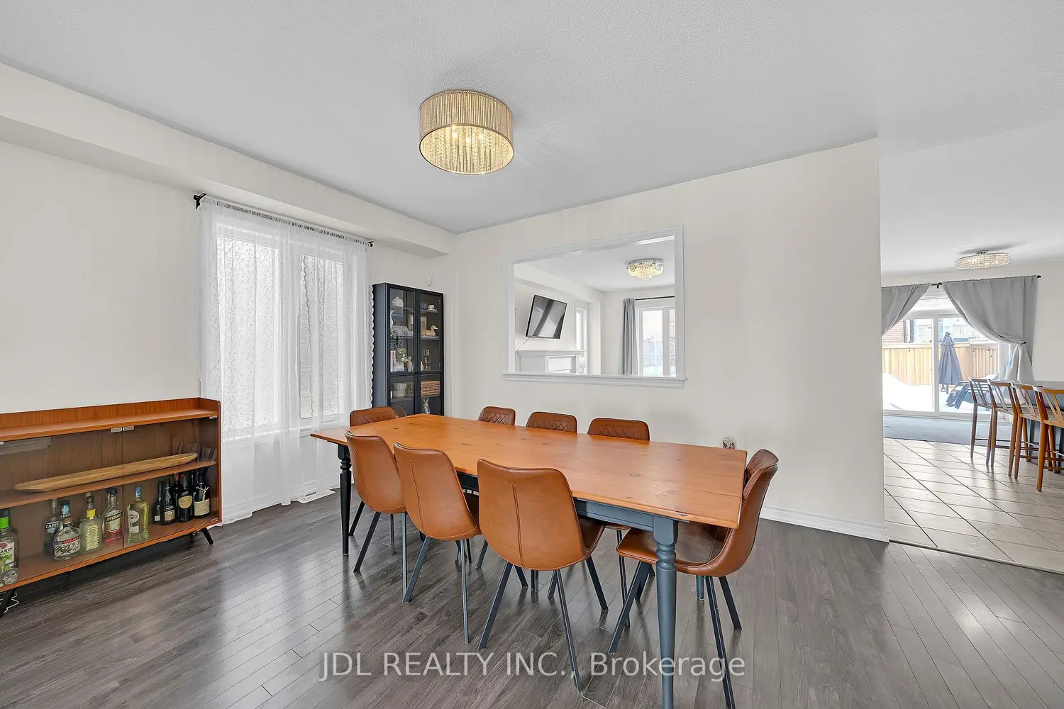 Additional image 3 of 376 Miller Park Avenue