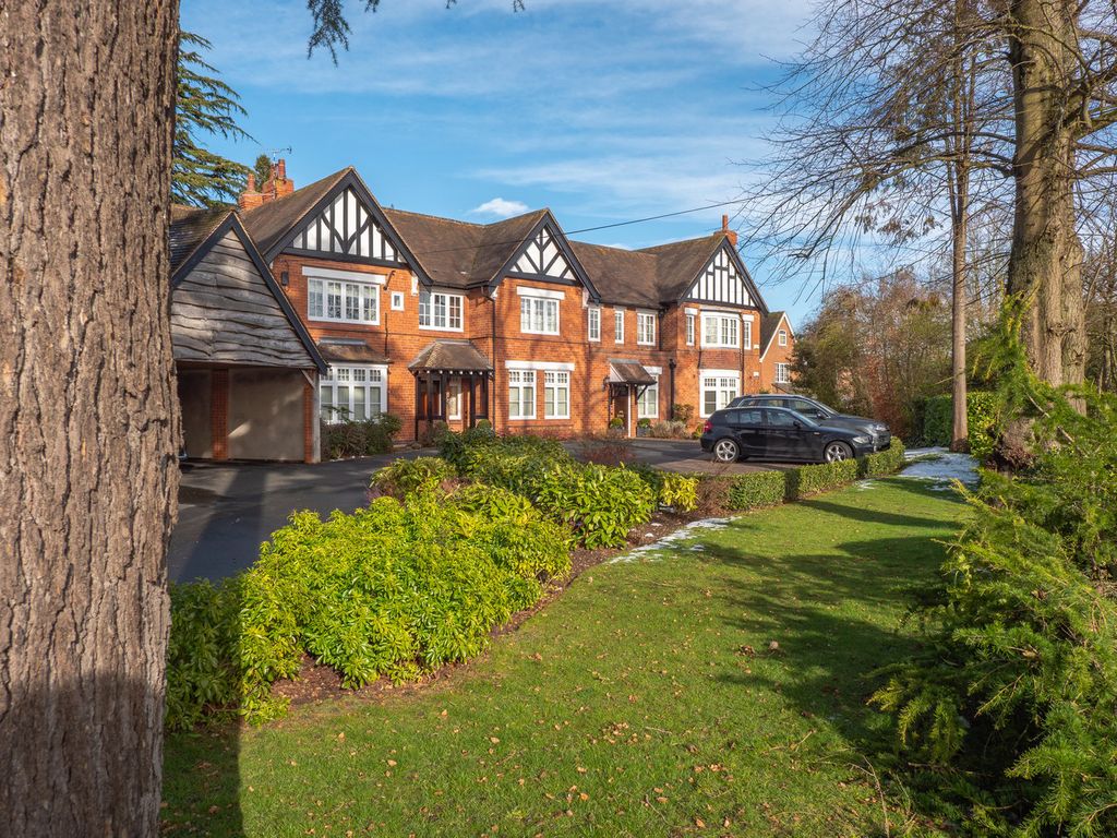3 bed flat for saleHenley Road, Claverdon, Warwickshire CV35