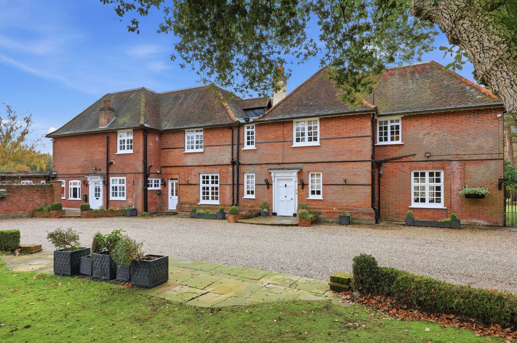 6 bed detached house for saleBeggar Hill, Fryerning CM4