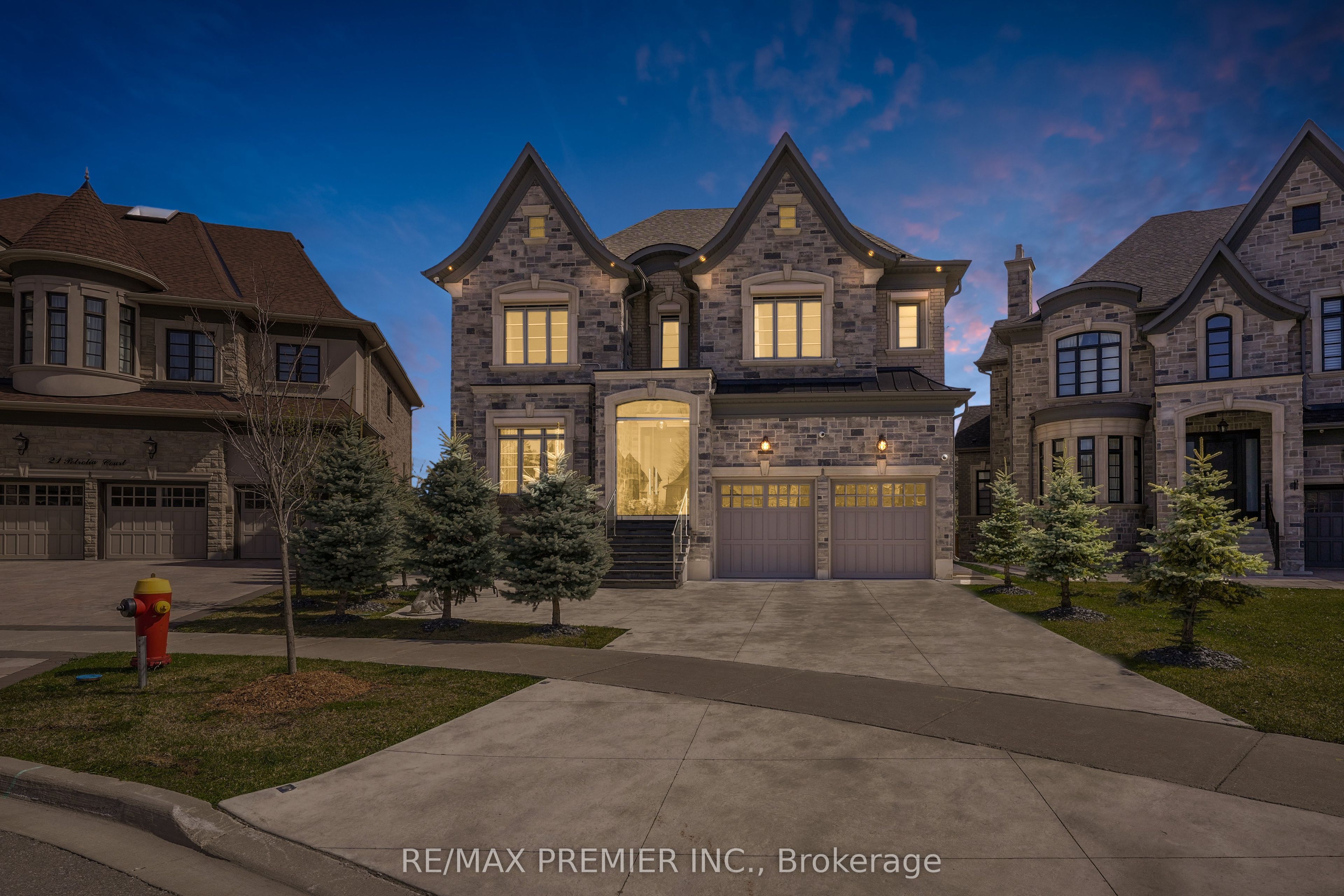 19 Petrolia Court, Richmond Hill, ON, L4C 0C2