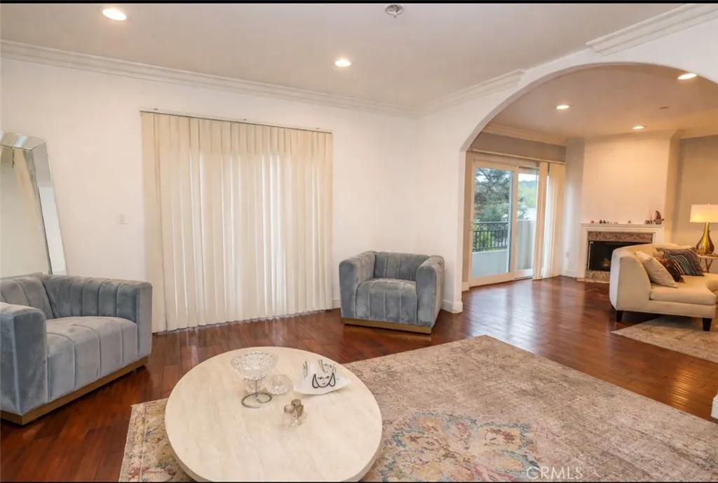 Additional image 3 of 13037 Moorpark St, Studio City, CA 91604