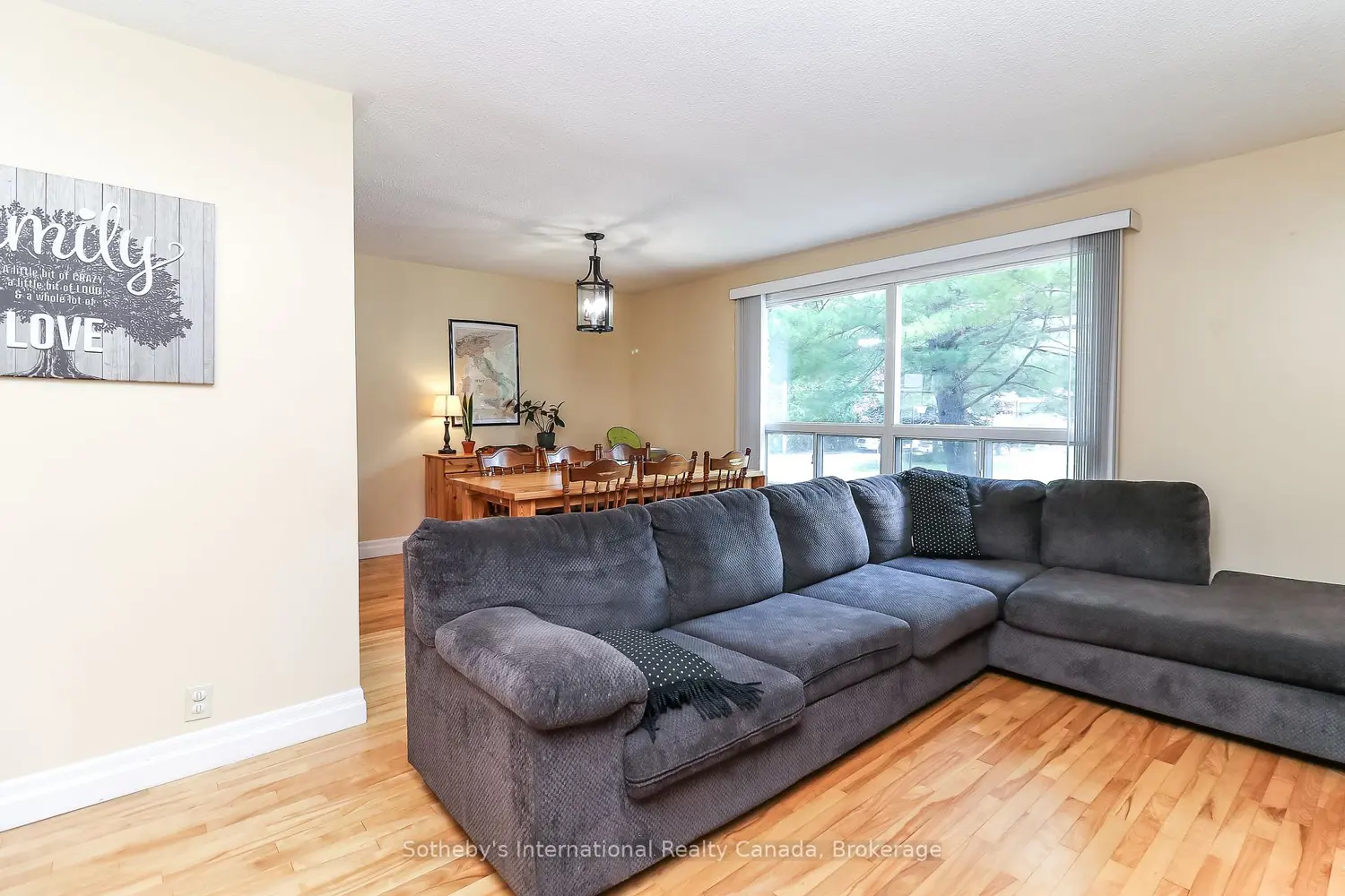 Additional image 4 of 33 Parkwood Drive