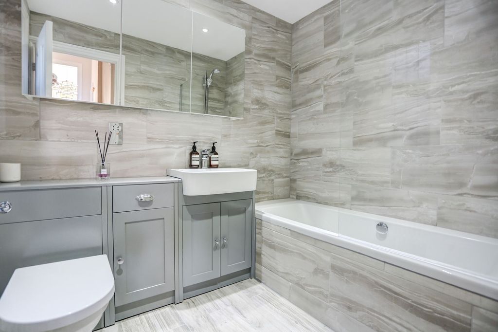 Additional image 19 of 2 bed flat for saleBrunswick Square, Hove BN3