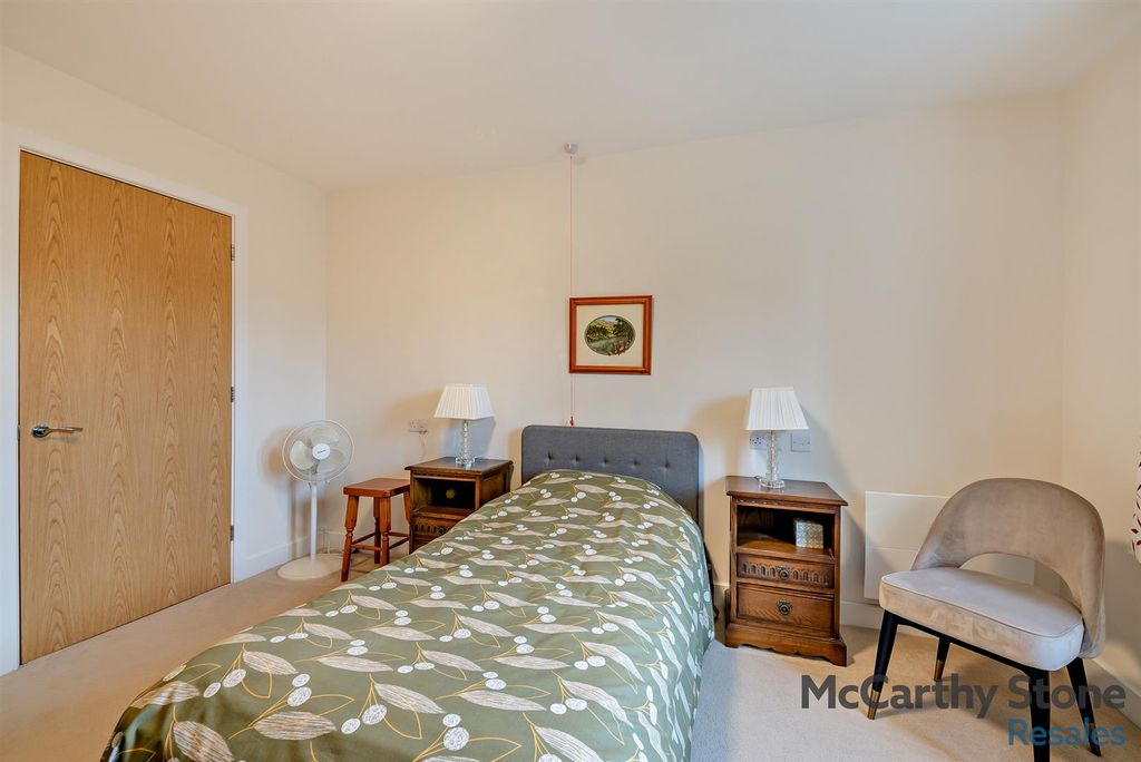 Additional image 26 of 2 bed flat for saleThe Moors, Thatcham RG19