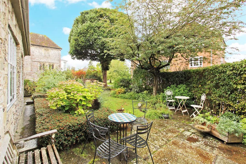 Additional image 14 of 2 bed flat for saleThe Close, Salisbury SP1