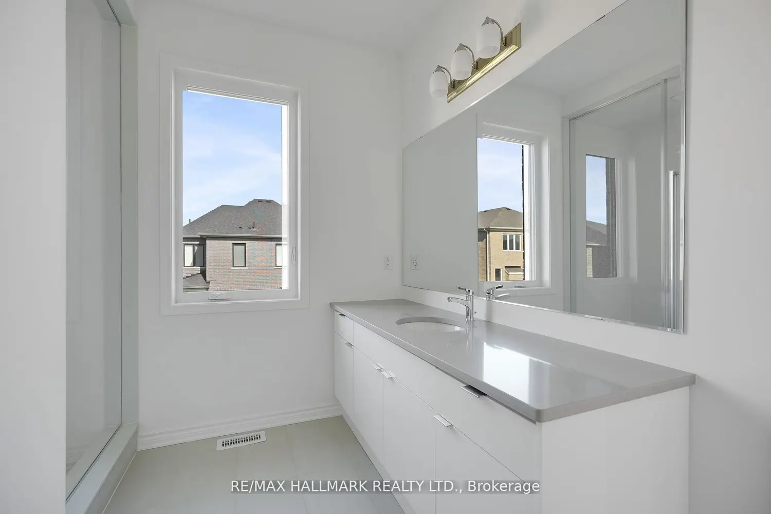 Additional image 16 of 626 Newlove Street