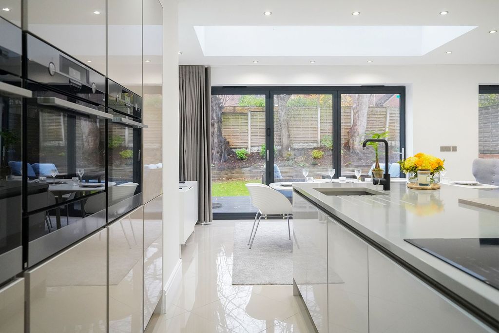 Additional image 9 of 5 bed detached house for saleBroomgrove Road, Sheffield S10