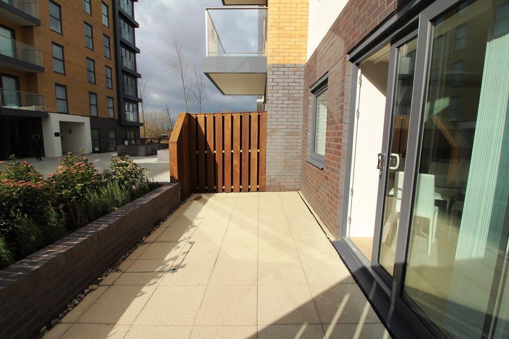 Additional image 14 of 52 bed block of flats for salePadworth Avenue, Reading RG2