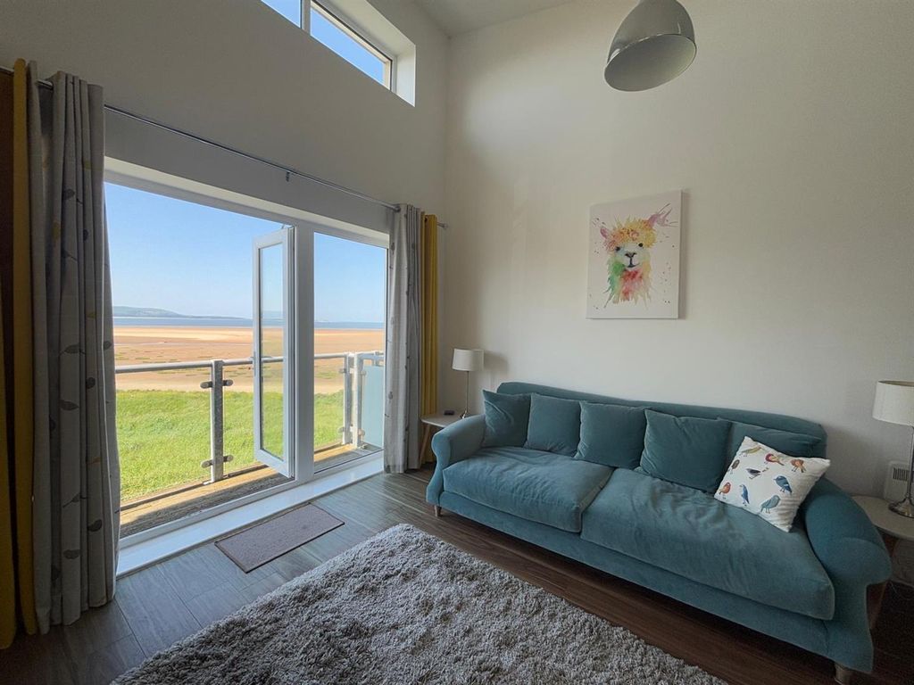 2 bed flat for saleBwlchygwynt, Llanelli SA15 photo 5