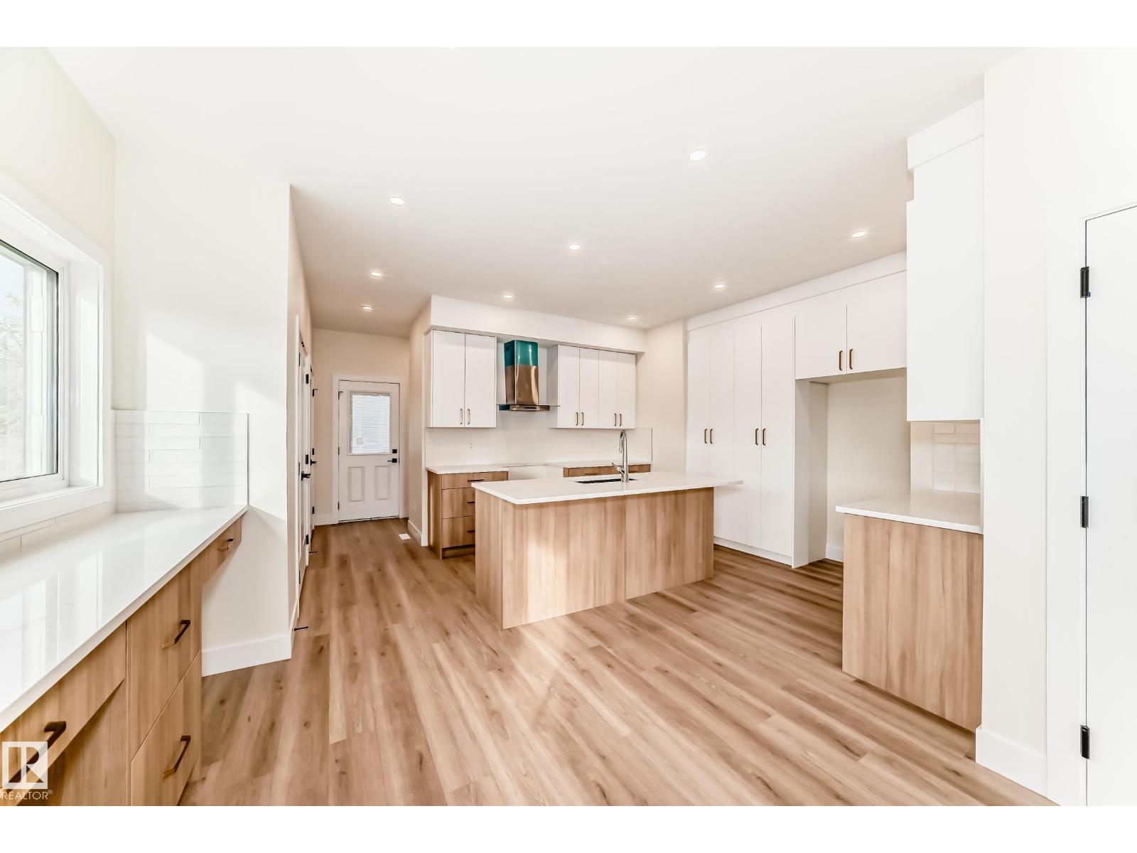 Additional image 6 of 10718 149 Street NW, Edmonton, AB, T5P1M2