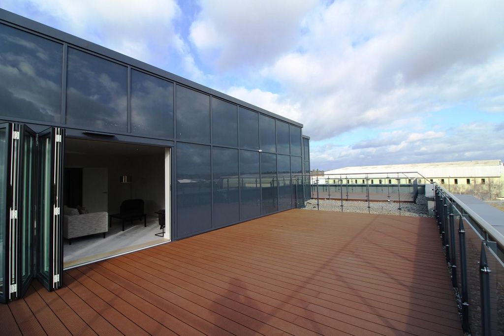 Additional image 4 of 52 bed block of flats for salePadworth Avenue, Reading RG2