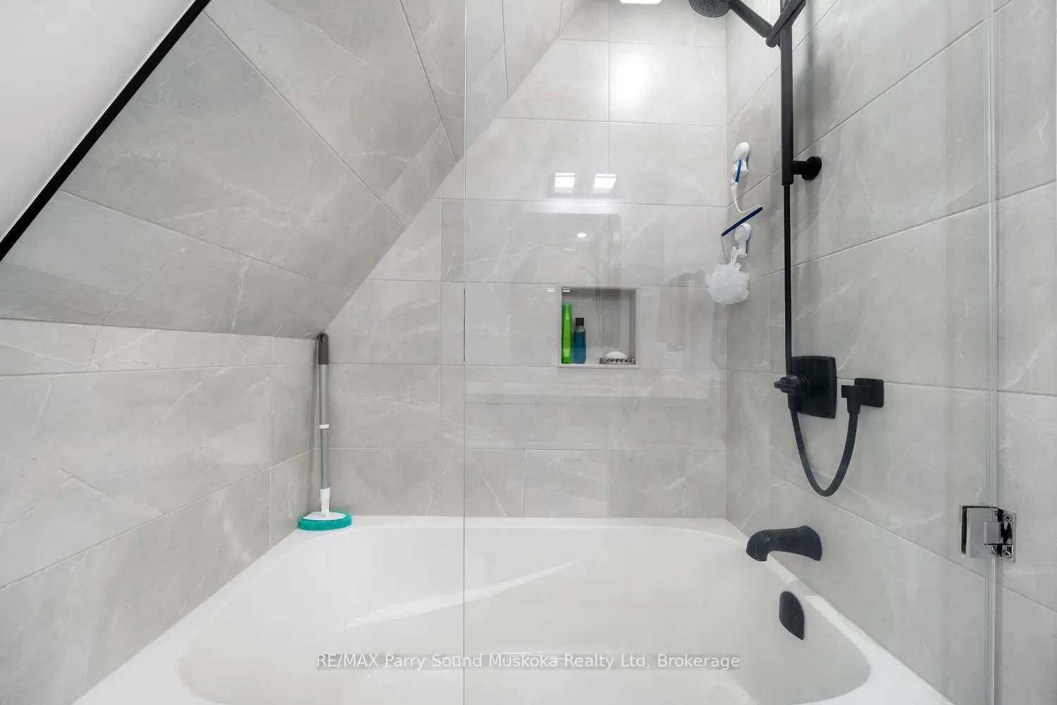 Additional image 15 of 113 Bayview Drive