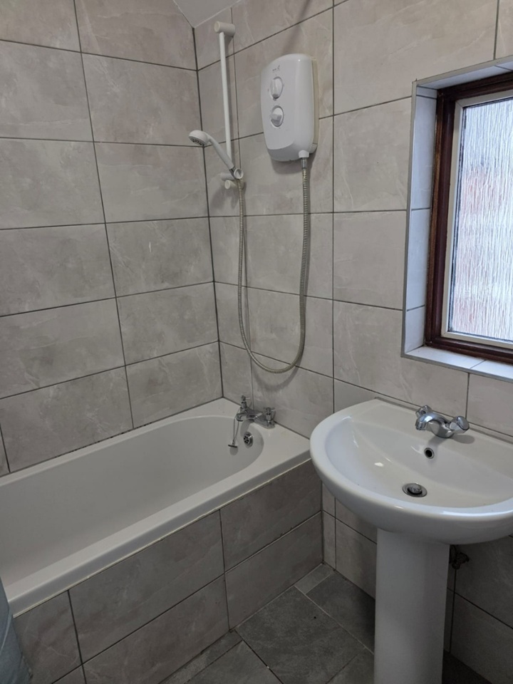 Additional image 5 of 4 Bed Semi-Detached House, Birmingham, B14, N1 7GU