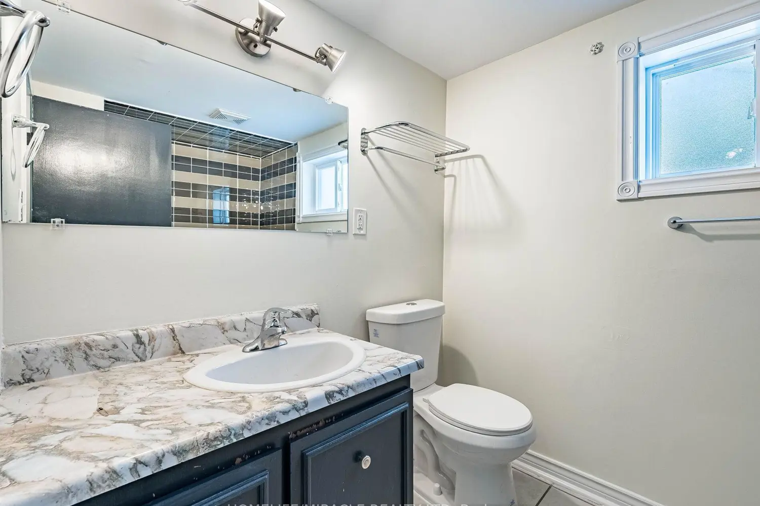 Additional image 17 of 209 Apache Trail