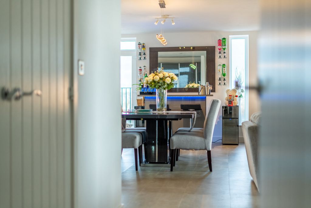 3 bed penthouse for saleTrinity Walk, Derby, Derbyshire DE1 photo 3