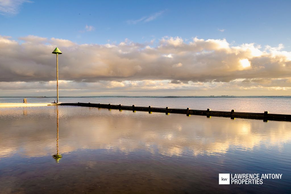 Additional image 23 of 2 bed penthouse for saleGrand Parade, Leigh-On-Sea SS9
