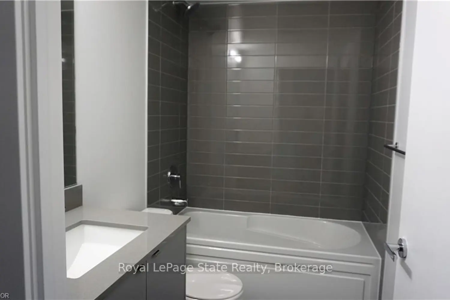 Additional image 13 of 3200 Dakota Common B705