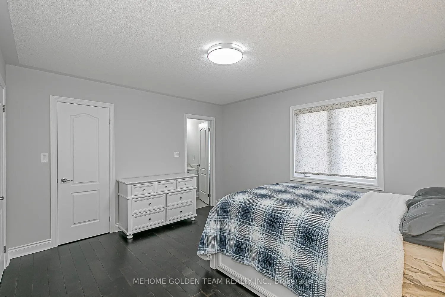 Additional image 11 of 939 Memorial Circle