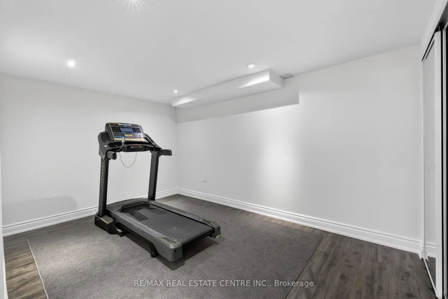 Additional image 16 of 27 De Rose Avenue