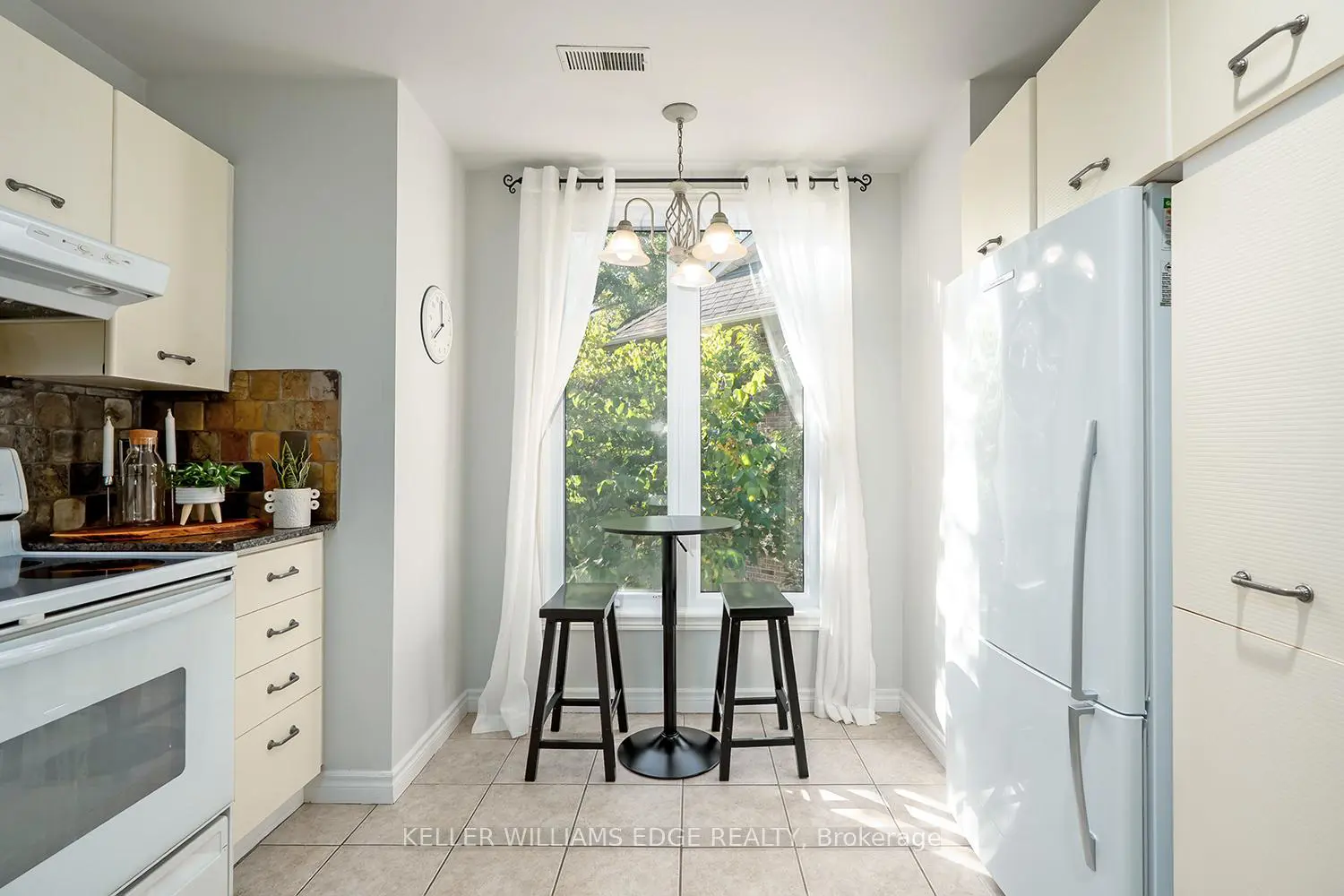 Additional image 11 of 3230 New Street 19