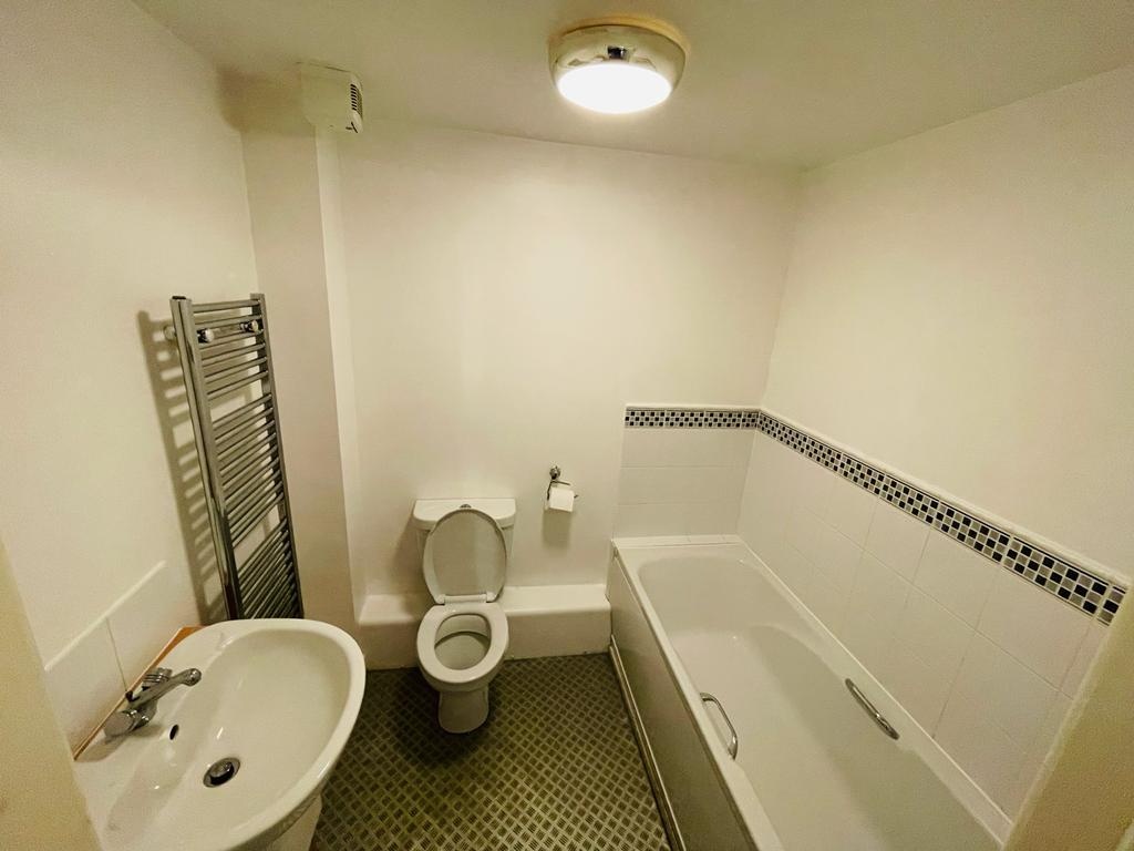 Additional image 10 of 2 Bed Flat, Gabriel Court, LS10, N1 7GU