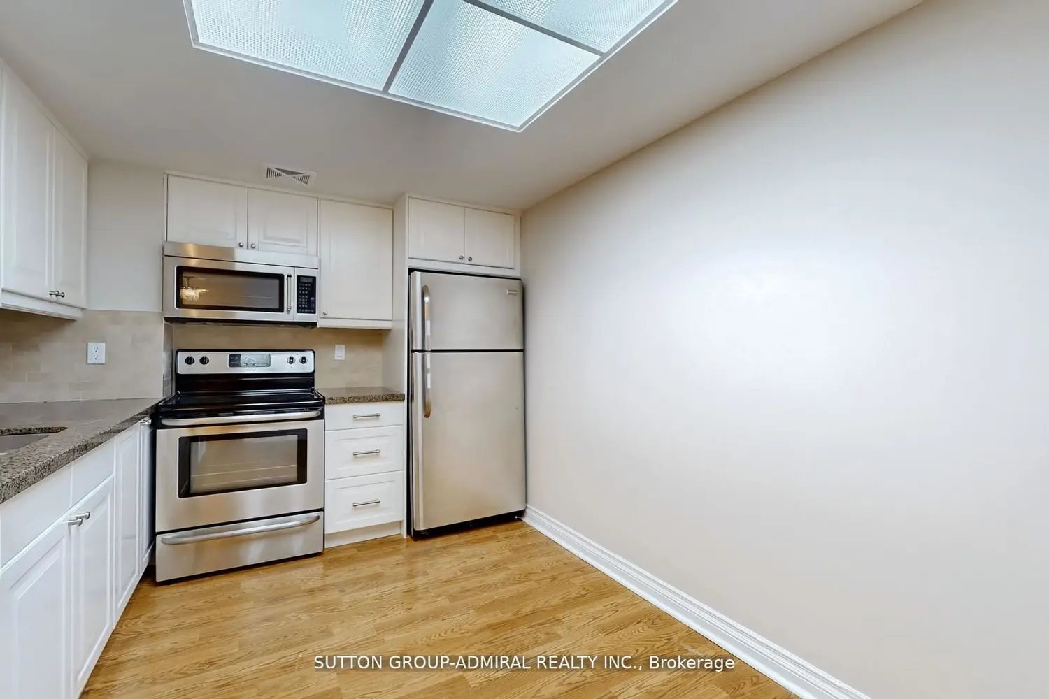 7601 Bathurst Street 1107 photo 3