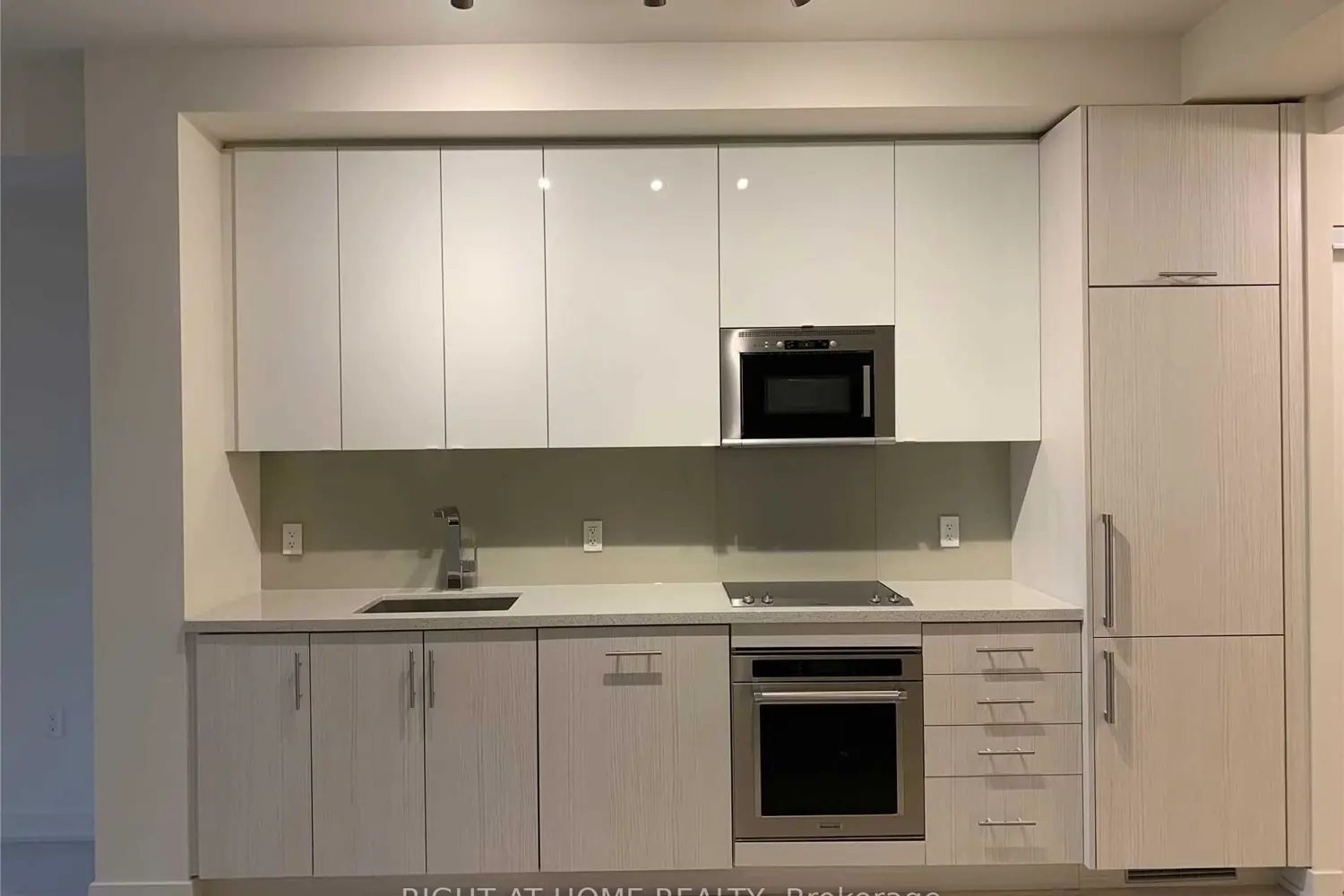 Additional image 6 of 330 Richmond Street 1501