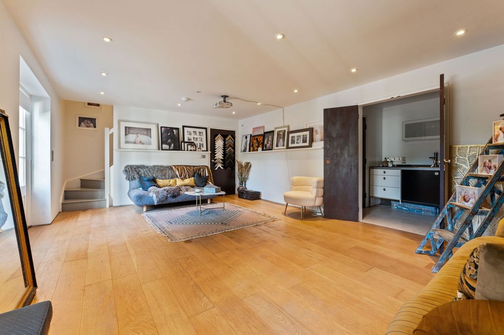 Additional image 17 of 6 bed detached house for saleWatersmeet Road, Salisbury SP2