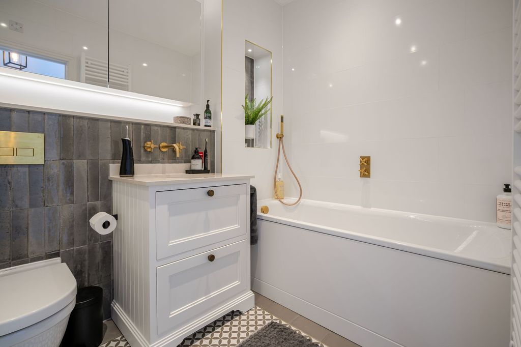 Additional image 10 of 5 bed detached house for saleMartin Avenue, Sunninghill SL5