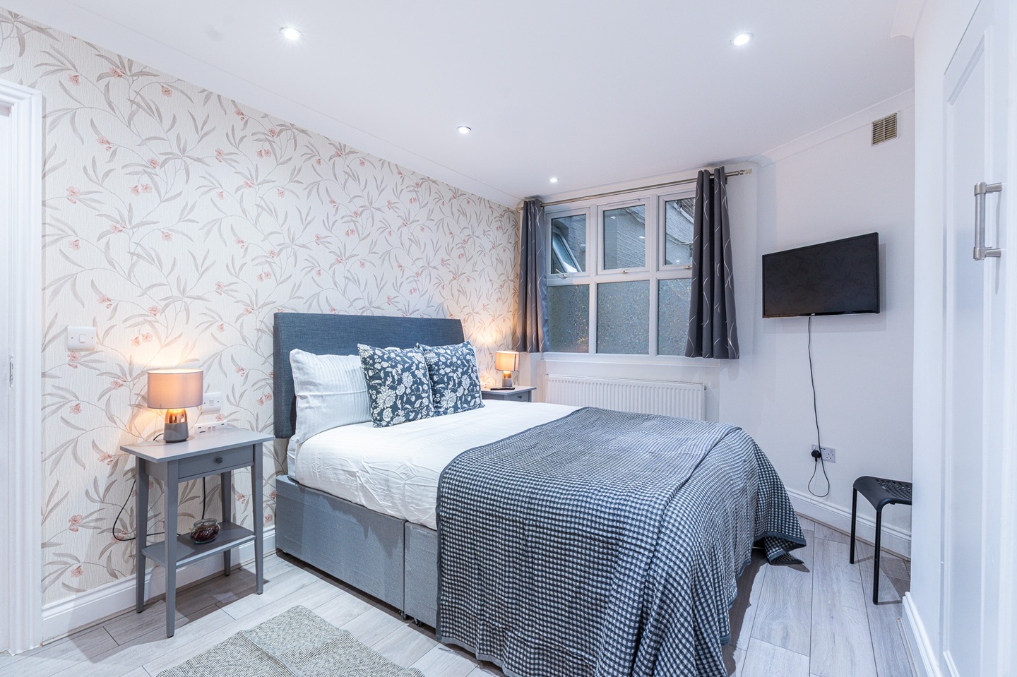 Additional image 8 of 3 Bed Flat, North End Road, W14, N1 7GU