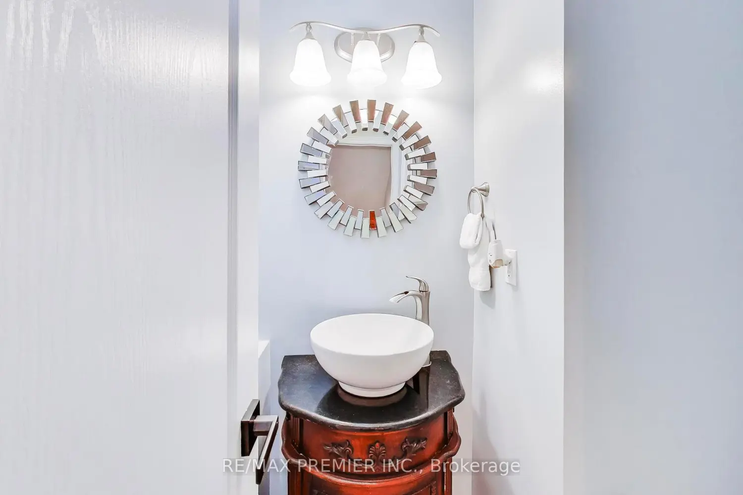 Additional image 8 of 135 Richard Coulson Crescent