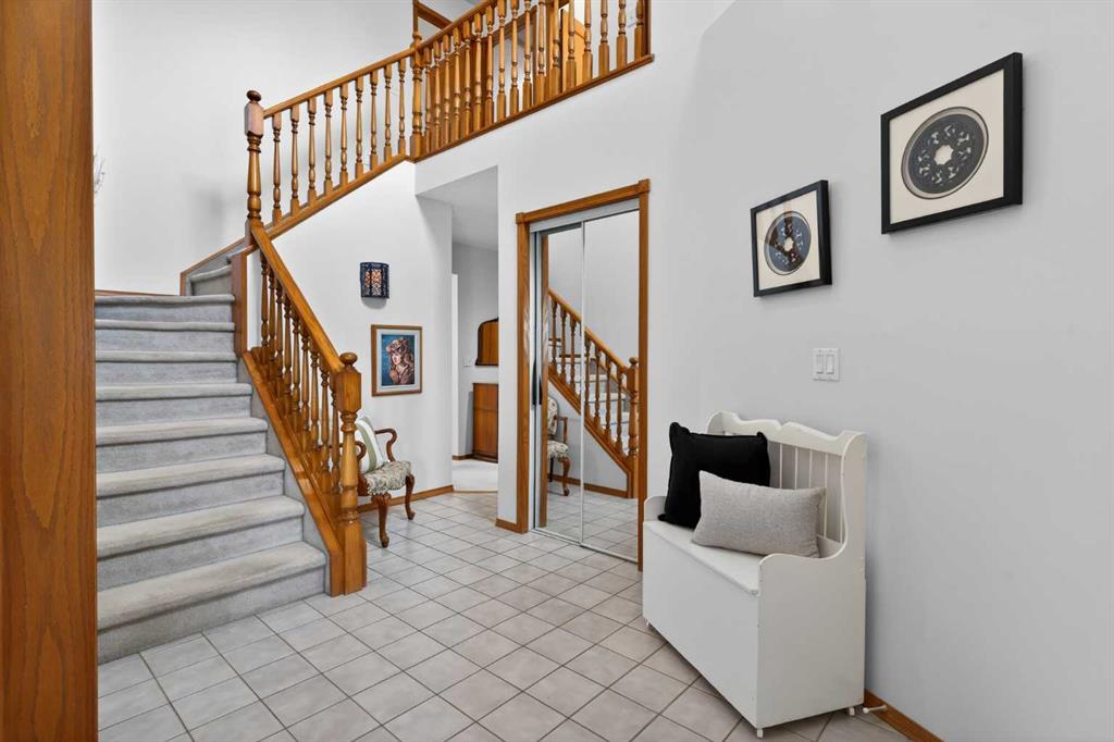 Additional image 3 of 677 Hawkwood Boulevard NW, Calgary, AB, T3G 2V6