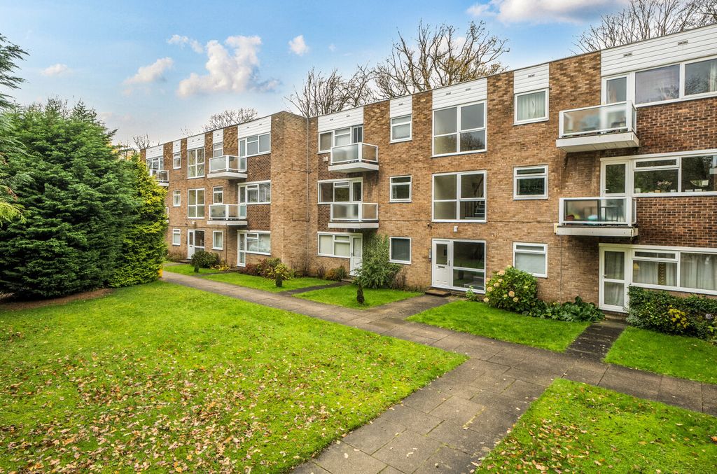 Additional image 10 of 2 bed flat for saleGarden View Court, Roundhay, Leeds LS8