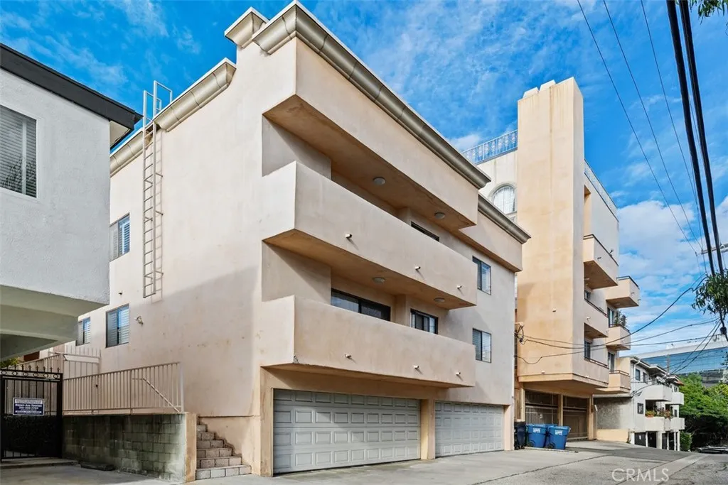 11816 Gorham Avenue Unit 110, Los Angeles, CA 90049