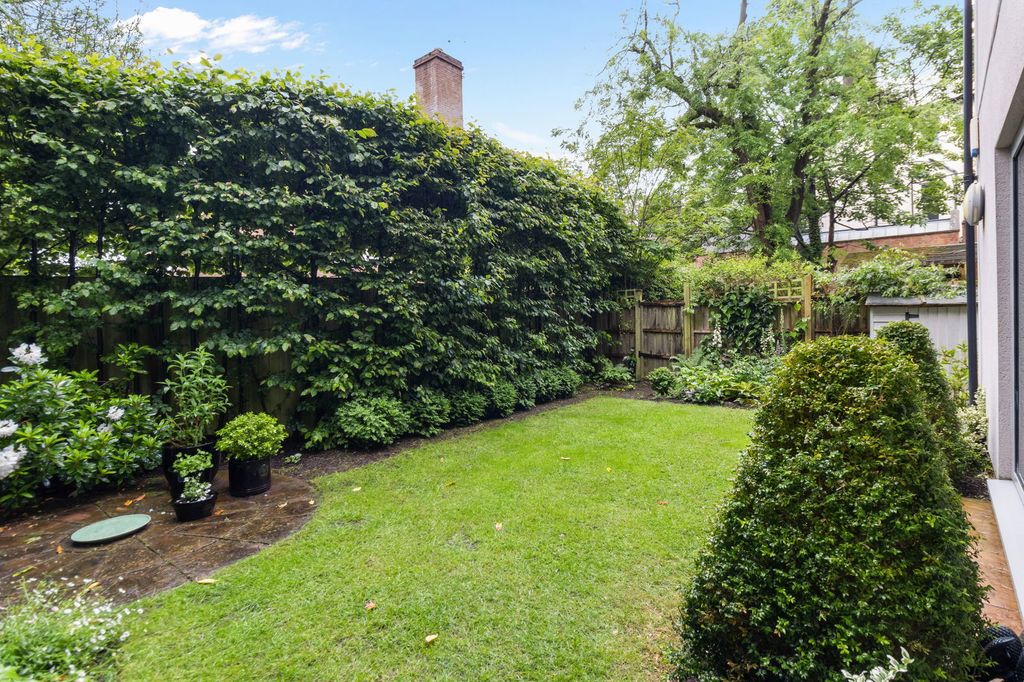 Additional image 3 of 2 bed flat for saleAlbert Road North, Great Malvern, Worcestershire WR14