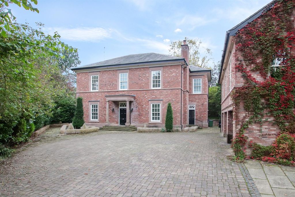 5 bed detached house for saleSouth Downs Road, Bowdon WA14