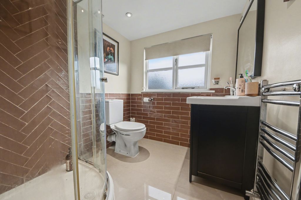 Additional image 8 of 6 bed property for saleThorold Road, Bitterne Park SO18