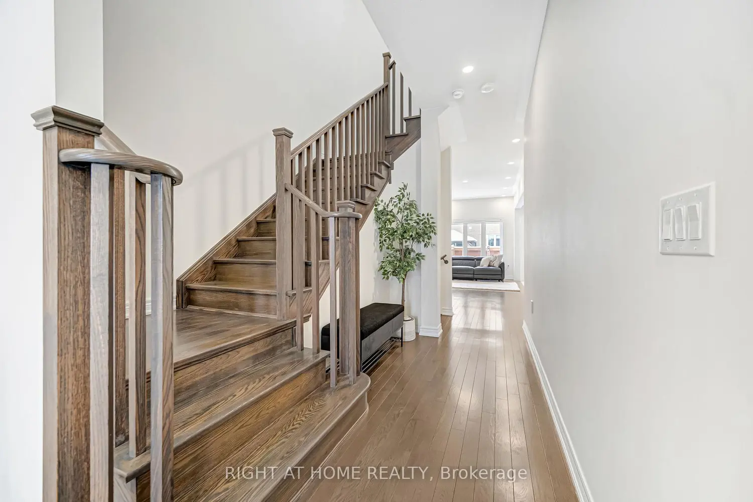 Additional image 12 of 52 Veterans Street