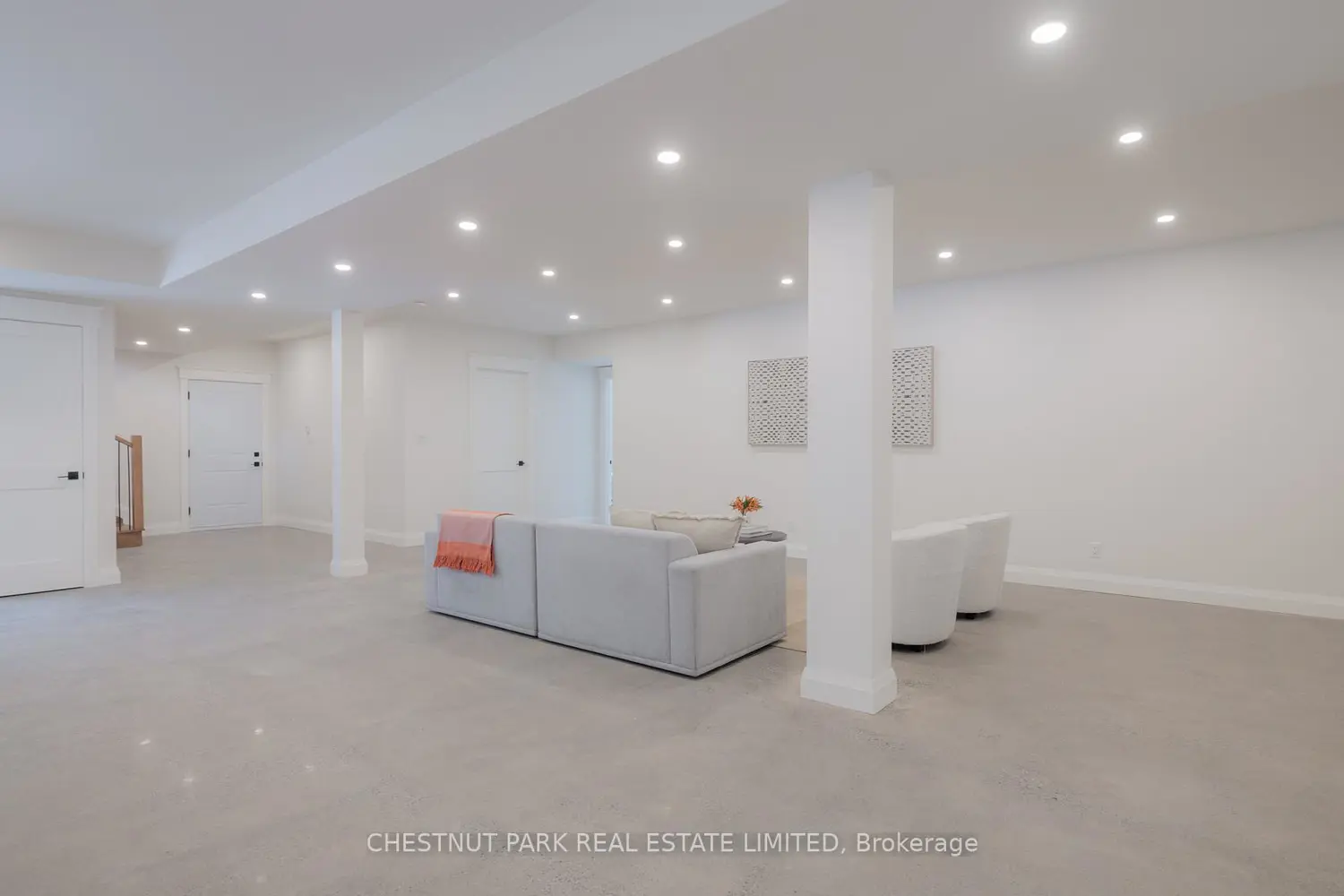 Additional image 12 of 675528 Hurontario Street