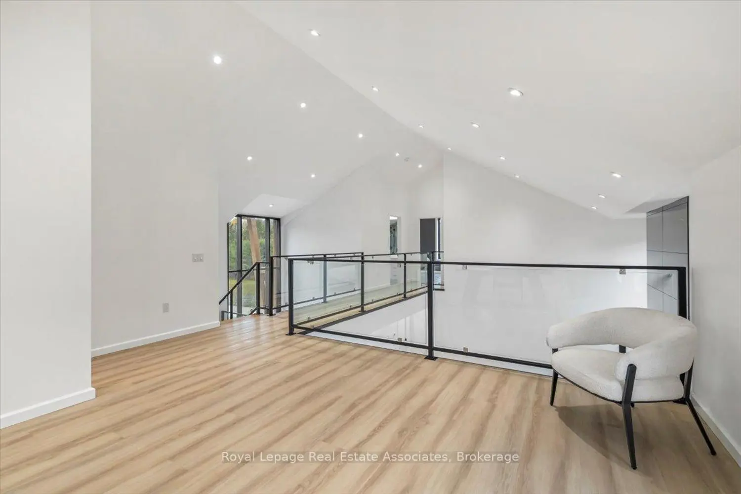 Additional image 10 of 174265 Mulock Road