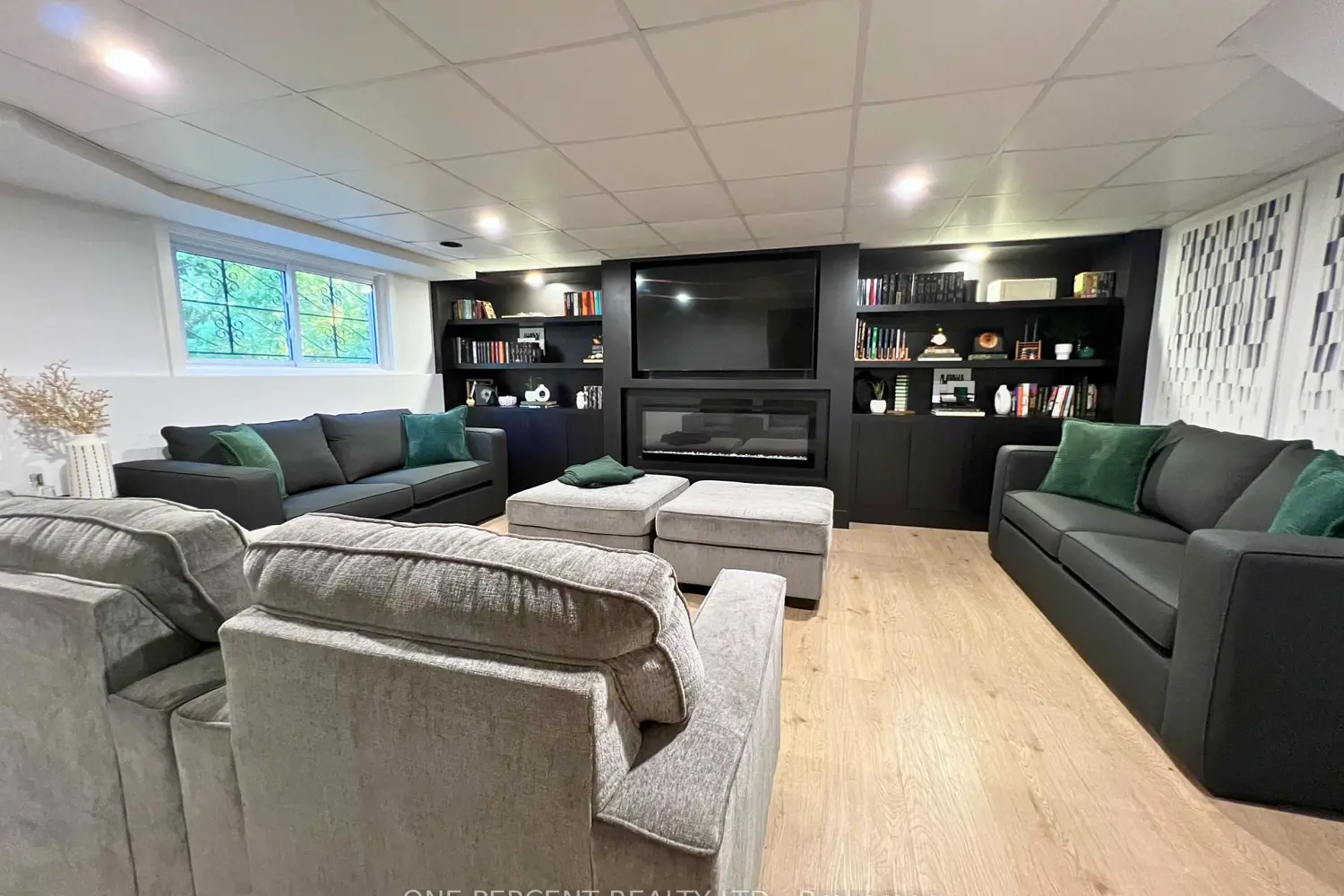 Additional image 13 of 49 Spruceside Crescent